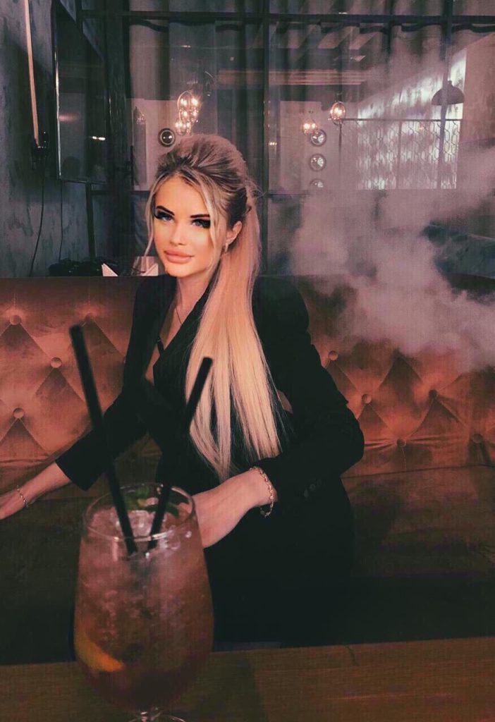 Эскорт девушка Валерия
